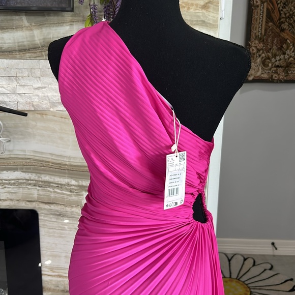 Mango New With Tags Fuchsia Asymmetrical Pleated  One Shoulder Strap Dress.SizeS - Picture 10 of 15